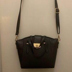 Black Crossbody w/ Gold Hardware